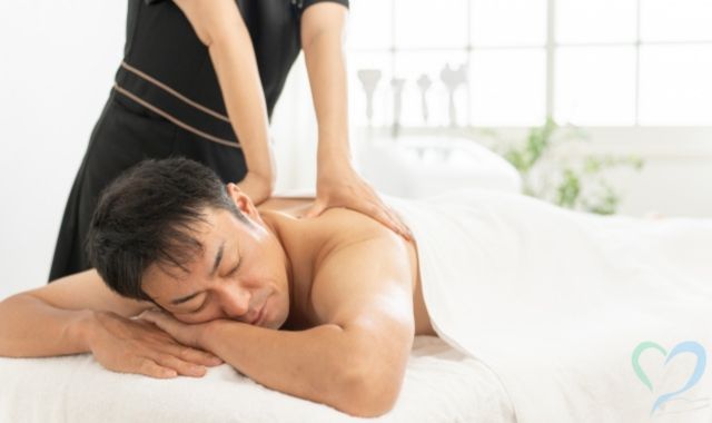 オイルマッサージ